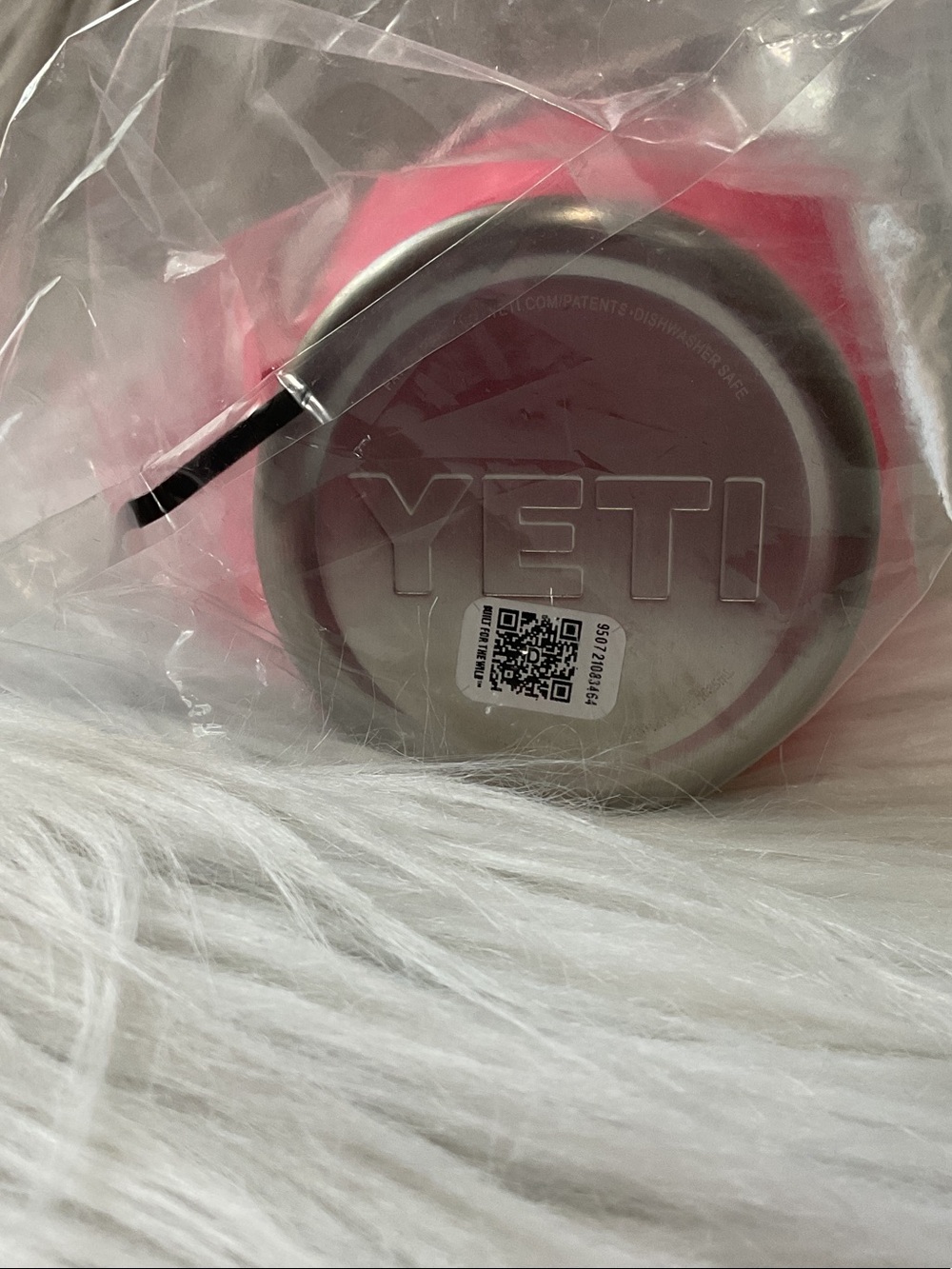 Yeti Rambler 35oz Mug - Tropical Pink

I accept reasonable offers!🎀 - Picture 5 of 6